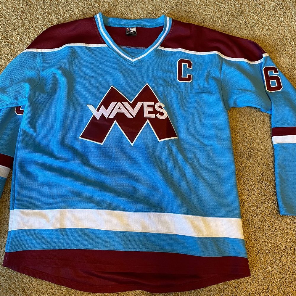 *NEW Minnesota Waves Mighty Ducks Jersey - Gordon Bombay #66 Waves